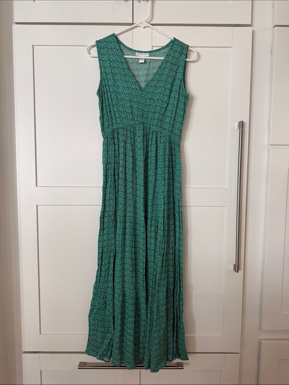 Sincerely Jules Green Printed V-Neck Maxi Dress